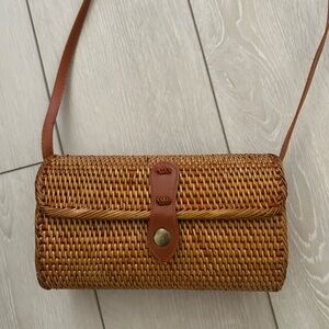 Elegant Tan Woven Crossbody Bag